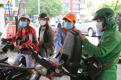 Giảm thuế xăng dầu... hơi trễ!?