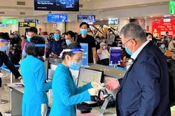 Người nhập cảnh vào sân bay Tân Sơn Nhất phải có xét nghiệm âm tính Covid-19