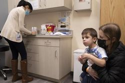 Moderna công bố vaccine cho trẻ dưới 6 tuổi