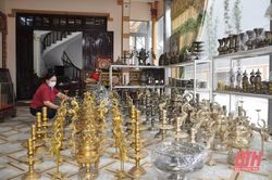 Làng nghề đúc đồng Trà Đông tích cực chuẩn bị sản phẩm tham gia lễ kỷ niệm 700 năm ngày mất nhà sử học Lê Văn Hưu