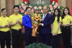 Chủ tịch nước Nguyễn Xuân Phúc: Hãy trao những 'bó đuốc' soi đường để thanh niên Việt Nam phát huy hơn nữa sức sáng tạo