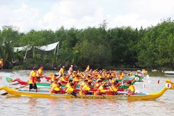 Hơn 500 VĐV tranh tài sôi nổi tại giải đua thuyền TP.HCM
