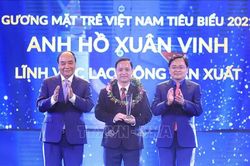 Chủ tịch nước dự Lễ trao giải Gương mặt trẻ Việt Nam tiêu biểu năm 2021