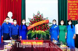 Đồng chí Lê Thị Kim Dung, Phó Bí thư Thường trực Tỉnh ủy, Chủ tịch HĐND tỉnh chúc mừng Tỉnh đoàn Tuyên Quang