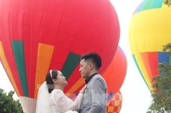 Chen chân xem khinh khí cầu ở Đà Nẵng từ tinh mơ