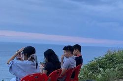 Lạnh gáy với cảnh check in cheo leo bên vực Sơn Trà