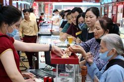 Lãi gấp 10 - 20 lần gửi tiết kiệm, có nên mua vàng thời điểm này?
