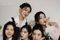 SM 'chơi lớn' cho Red Velvet: Đồ đặt may riêng, dựng sân khấu như phim trường 'Penthouse'