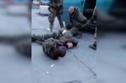Moscow, Kiev điều tra video binh sĩ Ukraine bị nghi tra tấn tù binh Nga