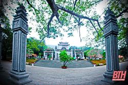 Chiêm bái chốn thiêng Đền Bà Triệu