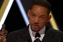 Will Smith xin lỗi Chris Rock sau cú tát 'trời giáng' tại giải Oscar 2022