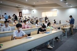 Hội đồng thi ĐHQG TPHCM chưa tiếp cận đề thi bị phản ánh sai sót