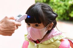 Hà Nội qua đỉnh dịch nhưng ngày đến trường của học sinh vẫn là 'ẩn số'