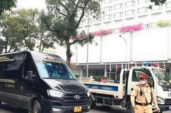 'Mạnh tay' xử lý tụ điểm 'xe dù', 'bến cóc' giữa Hà Nội