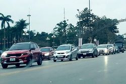 Nghệ An mỗi tháng hơn 1.000 ôtô đăng ký, TP Vinh lo tắc đường
