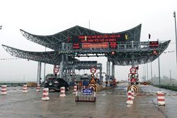 Doanh thu quá thấp, cầu Thái Hà thí điểm giảm phí BOT