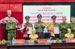 Hà Nội: Hai tướng Công an nghỉ chờ hưu