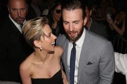 Chris Evans tái ngộ Scarlett Johansson