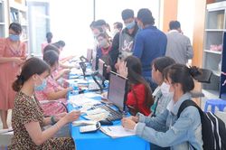 Học phí các trường đại học, cao đẳng tăng: Sinh viên được gì?
