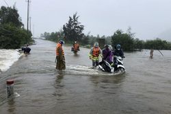 Thừa Thiên-Huế oằn mình hứng chịu đợt mưa lũ trái mùa