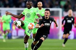 Soi kèo nhà cái Augsburg vs Wolfsburg. Nhận định, dự đoán bóng đá Bundesliga (20h30, 3/4)