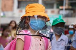 Tin sáng 3/4: Nhiều địa phương cho học sinh mầm non, tiểu học tới trường từ đầu tháng 4; Hà Nội yêu cầu khắc phục việc áp dụng quy định chống dịch gây bức xúc