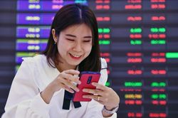 Cổ phiếu 'họ FLC' đồng loạt tăng trần