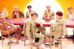 Trượt Grammy nhưng BTS lại có cột mốc mới với 'Idol'