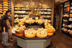 Hà Lan: Gouda, thành phố của phomát và những kênh đào