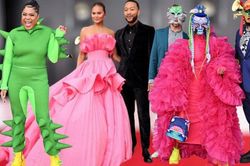 Grammy năm nay lạ lắm: Thời trang couple lên ngôi nhưng 'tắt điện' với các màn hóa trang Halloween