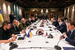 'Tháo nút thắt' trên bàn đàm phán giữa Nga và Ukraine