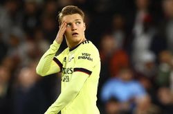 Arsenal thua Crystal Palace 0-3