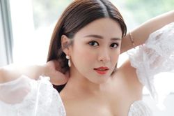 Minh tinh Hong Kong bị chê cười vì tranh giành đại gia
