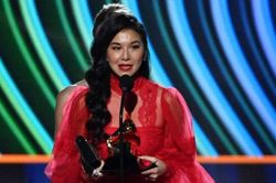 Nữ ca sĩ gốc Việt đầu tiên đoạt giải Grammy: Giọng ca tuyệt đẹp như thiên thần