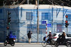 Tòa nhà Pháp cổ 100 năm tuổi tại Hà Nội bị phá dỡ