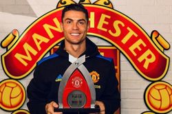 Ronaldo nhận 3 giải thưởng cá nhân