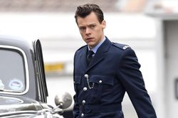 Đằng sau vai diễn đồng tính của Harry Styles