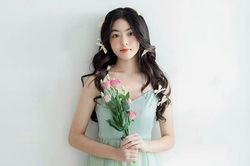 Con gái MC Quyền Linh 'đốn tim' cộng đồng mạng bởi vẻ đẹp trong veo tuổi 16