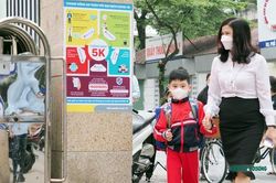Hà Nội: Học sinh tiểu học háo hức đến trường sau gần 1 năm nghỉ học vì COVID-19