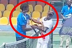 Vận động viên tennis 15 tuổi người Pháp bị chỉ trích gay gắt vì tát đối thủ sau khi thua