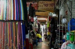 Chợ Bến Thành hoang vắng lạ thường, tiểu thương bỏ sáp vẫn mất trăm triệu mỗi tháng