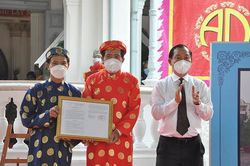 Công nhận bộ sưu tập vàng lá chạm khắc hình voi Gò Thành là bảo vật quốc gia