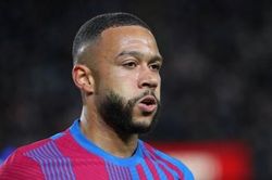 Cập nhật chuyển nhượng cầu thủ: Barca bắt đầu đàm phán Lewandowski; Man Utd quan tâm Danjuma; Newcastle liên hệ Memphis