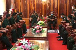 Bộ đội Biên phòng Quảng Trị chúc Tết Bunpimay lực lượng vũ trang hai tỉnh Salavan, Savannakhet