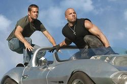 Cảnh rượt đuổi nguy hiểm bằng ôtô trong phim Hollywood