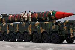 Pakistan thử thành công tên lửa có thể bắn tới nhiều thành phố Ấn Độ
