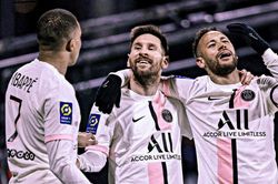 Neymar, Mbappe cùng lập hat-trick, PSG đè bẹp Clermont