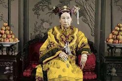 Cung nữ trộm gối của Từ Hy Thái hậu, 64 năm sau con cháu ngỡ ngàng khi rạch ra xem