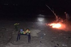 Phát hiện thi thể người bị bó vải, mất đầu và tay dạt vào bờ biển