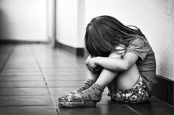 TP.HCM: Bé gái 7 tuổi chết bất thường, trên người có nhiều vết thương
